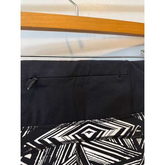 Sweaty Betty Black & White Geometric Print Power Shorts Biker Shorts L - Picture 5 of 6